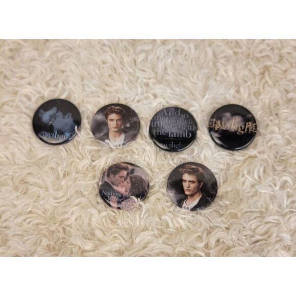 Collectible The Twilight Saga:  Twilight Movie Pins, Set of 6 - Picture 8 of 10